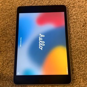 iPad mini model A1550 lightly used. Charger not included
